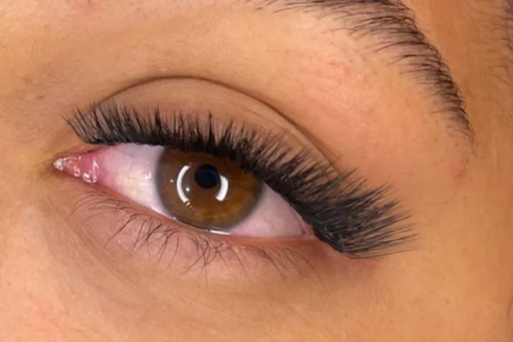Volume Fox Eyes: resultado feito pela Júlia